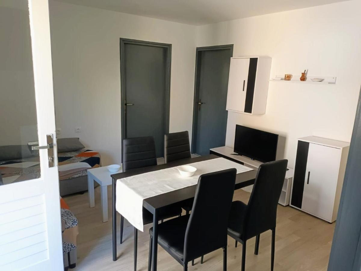Apartment "None" Makarska Esterno foto